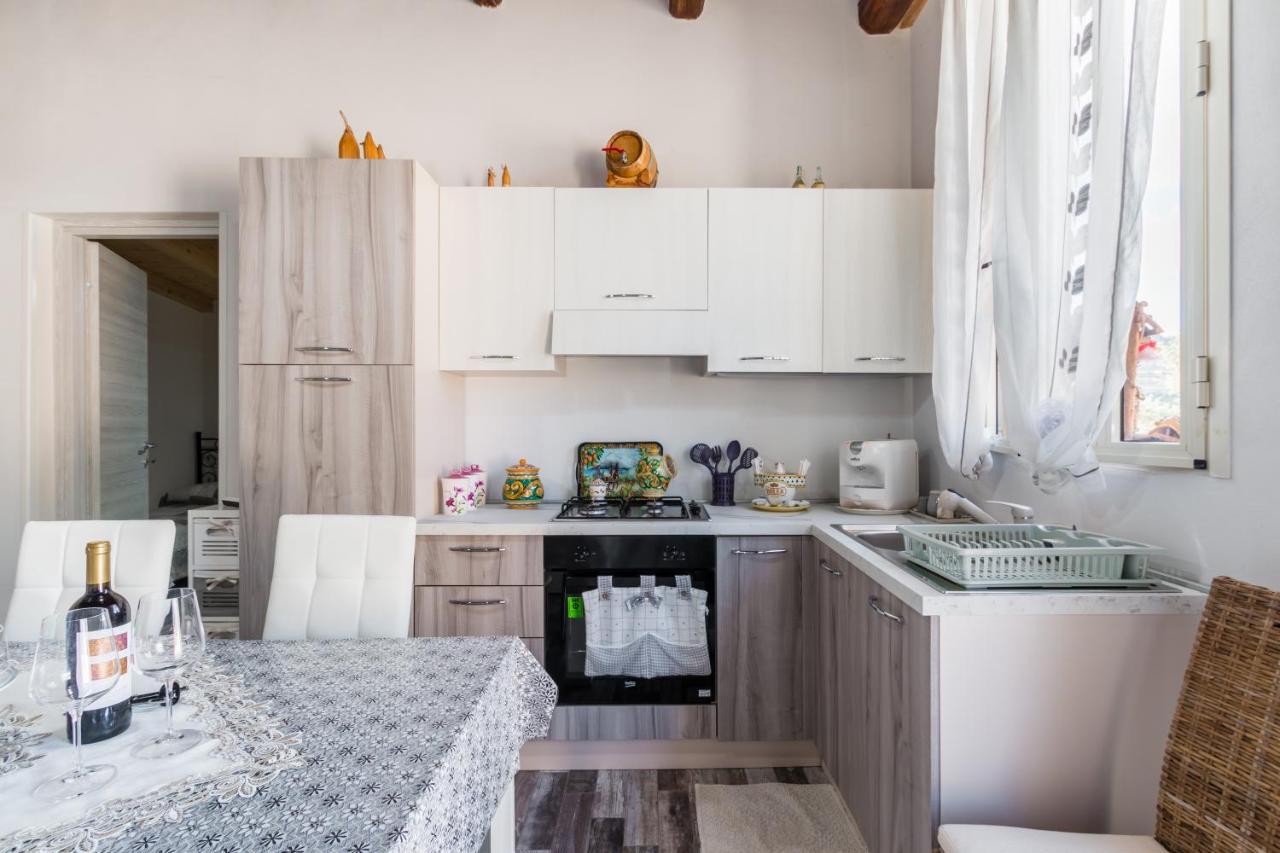 אבולה "The Cottage"With Sea View, Parking & Wifi מראה חיצוני תמונה