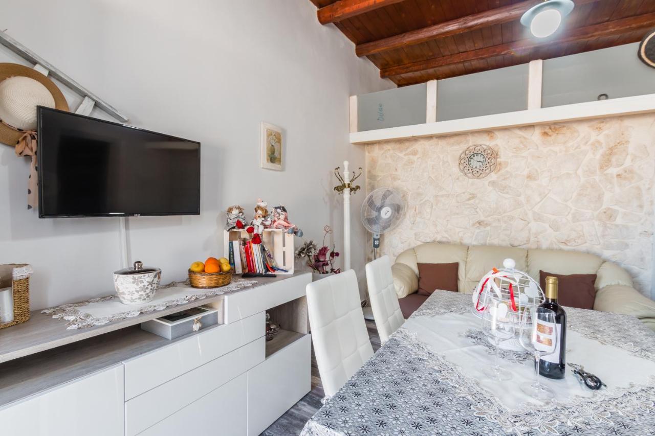אבולה "The Cottage"With Sea View, Parking & Wifi מראה חיצוני תמונה
