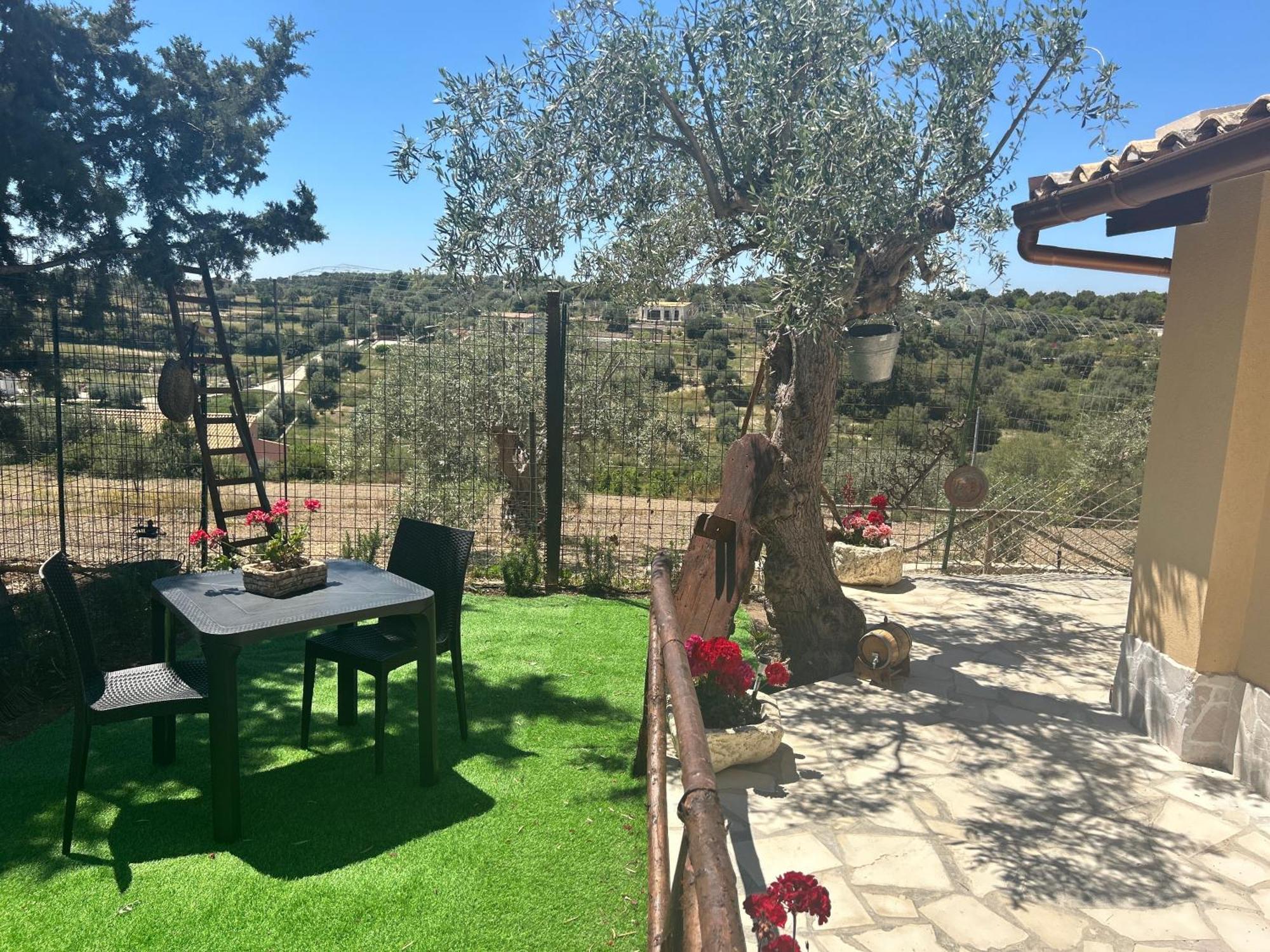 אבולה "The Cottage"With Sea View, Parking & Wifi מראה חיצוני תמונה