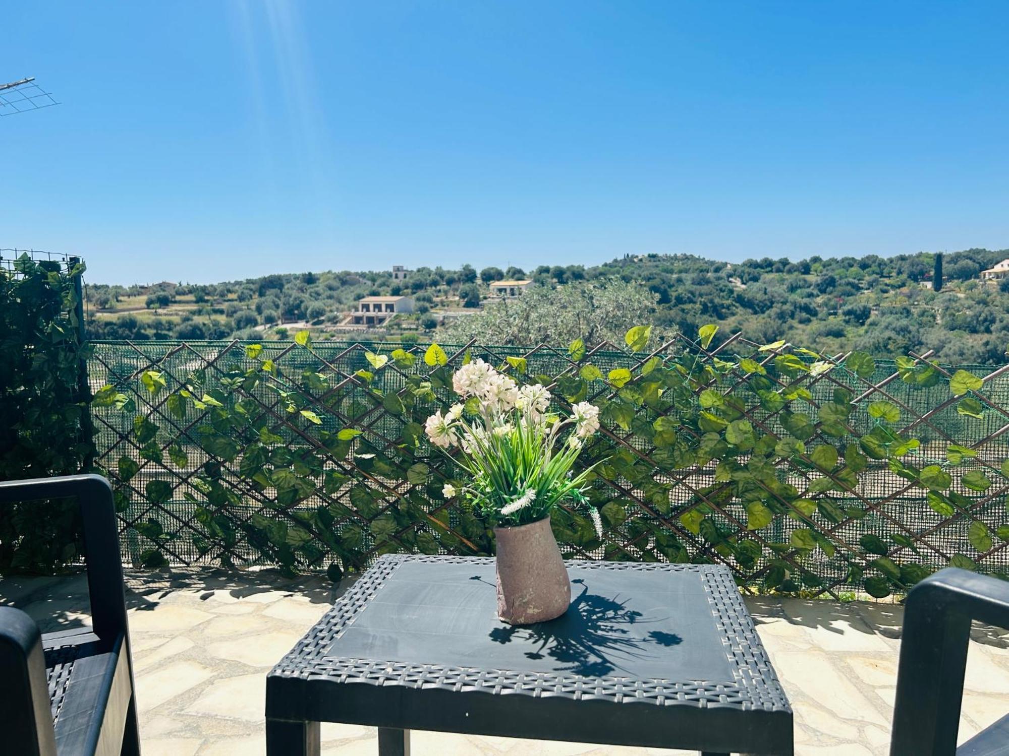 אבולה "The Cottage"With Sea View, Parking & Wifi מראה חיצוני תמונה