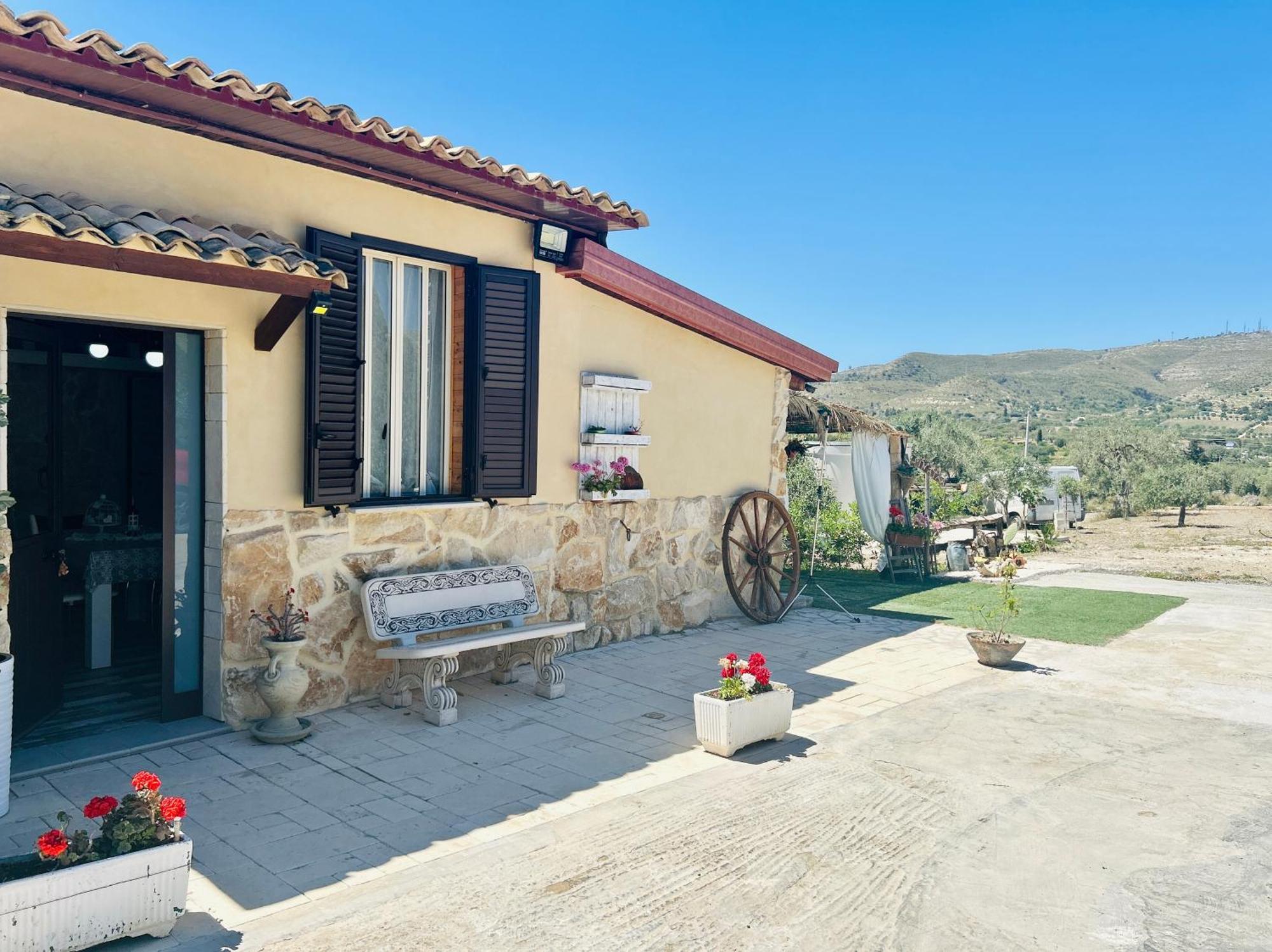אבולה "The Cottage"With Sea View, Parking & Wifi מראה חיצוני תמונה