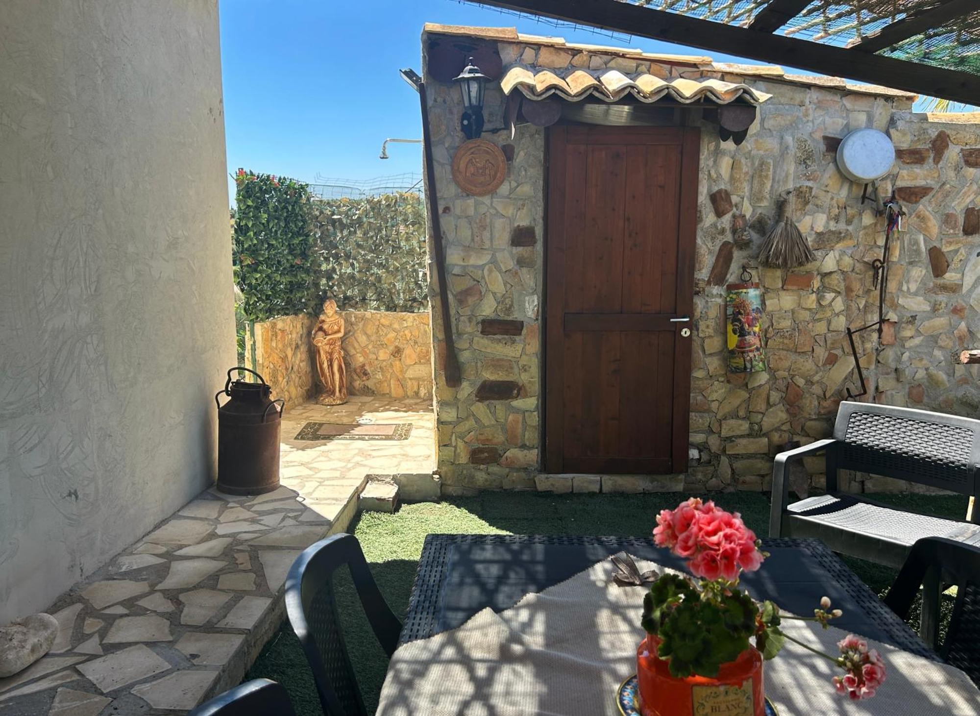 אבולה "The Cottage"With Sea View, Parking & Wifi מראה חיצוני תמונה